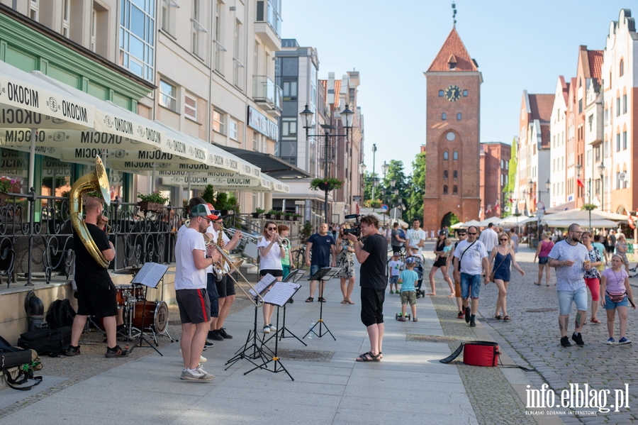 Elbląskie Święto Muzyki. Koncerty na ulicach starówki, a na finał Dźwięczna Parada, fot. 35