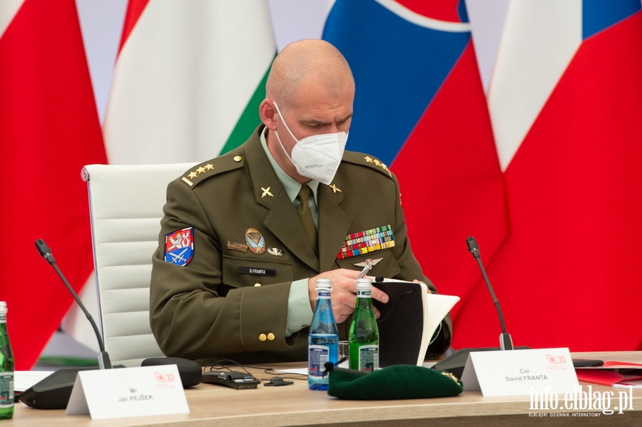 "Jestemy wiadomi zagroe". W Elblgu spotkali si ministrowie obrony Polski, Czech, Wgier i Sowacji, fot. 29