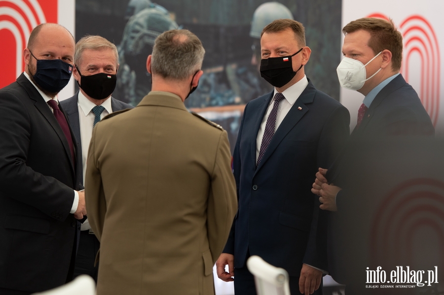 "Jestemy wiadomi zagroe". W Elblgu spotkali si ministrowie obrony Polski, Czech, Wgier i Sowacji, fot. 35