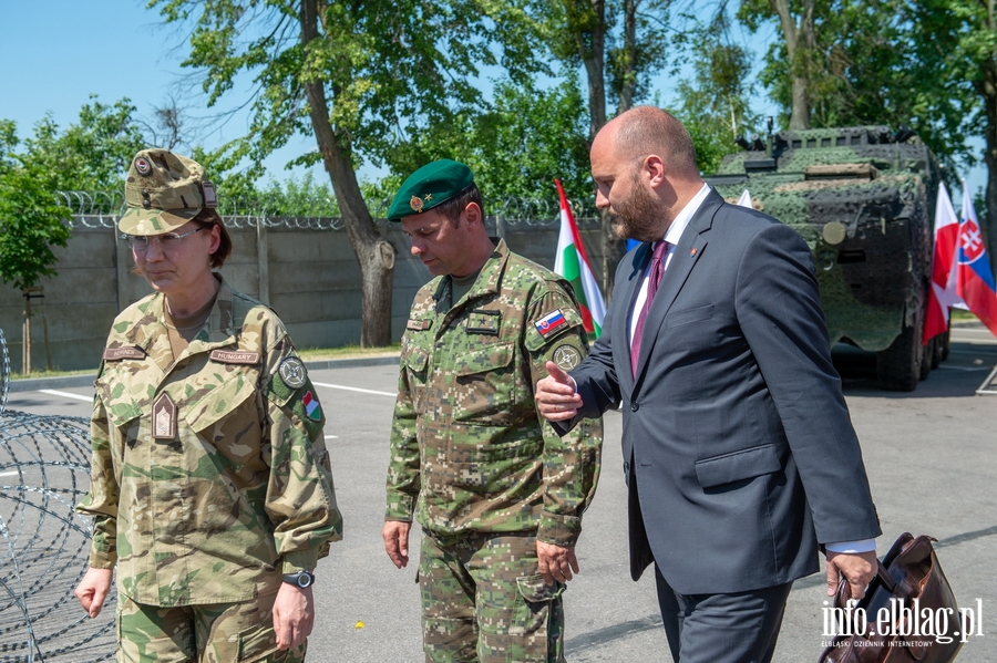 "Jestemy wiadomi zagroe". W Elblgu spotkali si ministrowie obrony Polski, Czech, Wgier i Sowacji, fot. 89