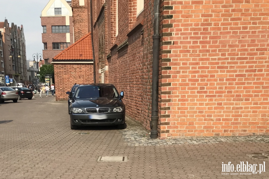 Mistrzowie parkowania w Elblągu (część 103), fot. 12