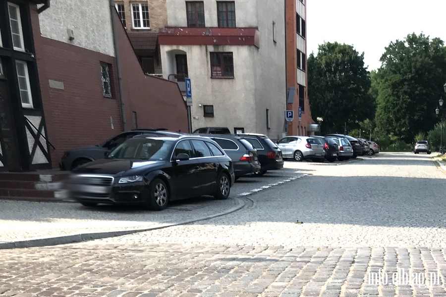 Mistrzowie parkowania w Elblągu (część 103), fot. 13