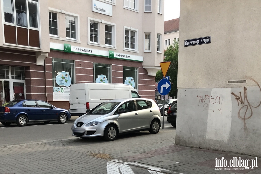 Mistrzowie parkowania w Elblągu (część 103), fot. 16