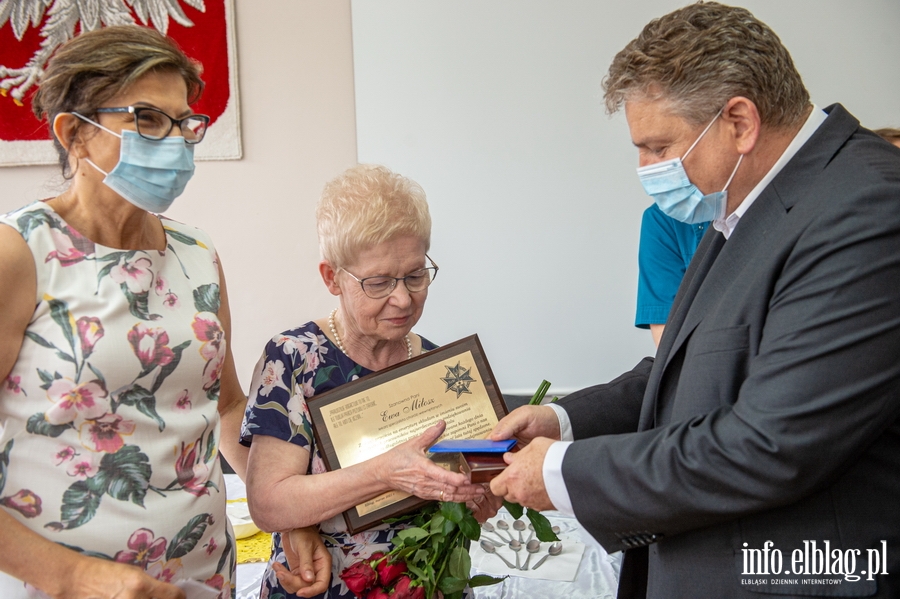 "Kierowaam si sercem". Dr Ewa Miosz przesza na emerytur po 50 latach pracy w szpitalu, fot. 27