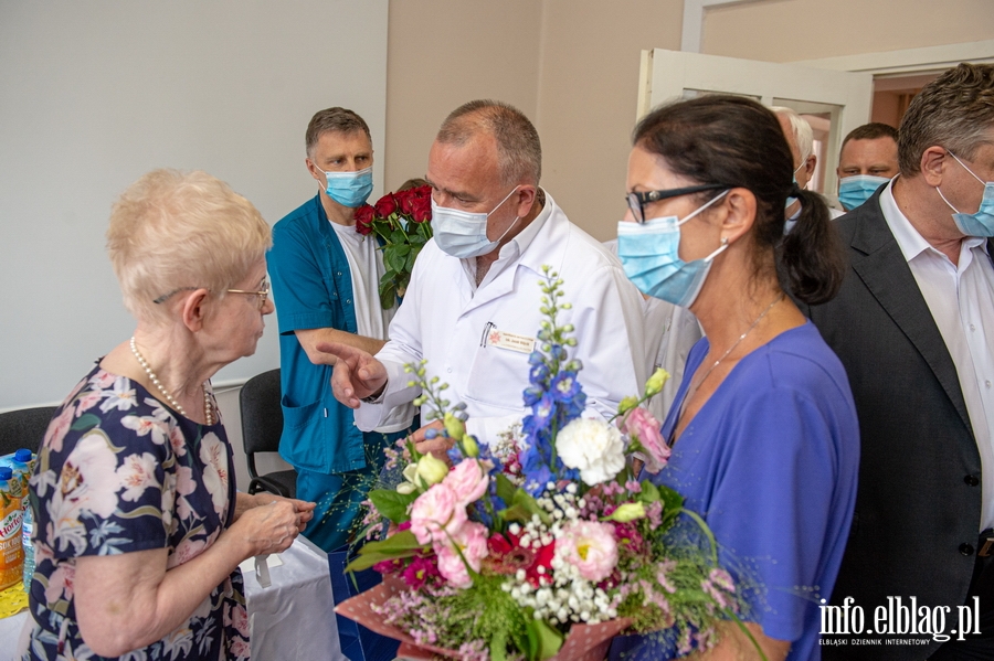 "Kierowaam si sercem". Dr Ewa Miosz przesza na emerytur po 50 latach pracy w szpitalu, fot. 28