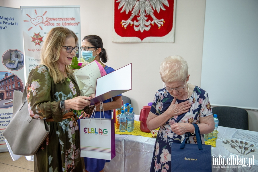 "Kierowałam się sercem". Dr Ewa Miłosz przeszła na emeryturę po 50 latach pracy w szpitalu, fot. 31