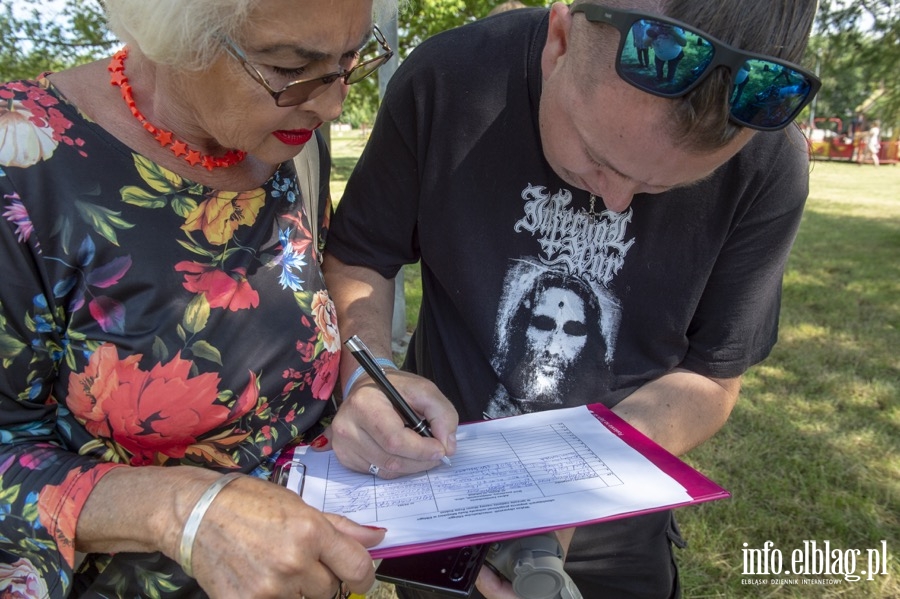 Robert Biedroń i Monika Falej na pikniku w parku Nieczuja - Ostrowskiego, fot. 12