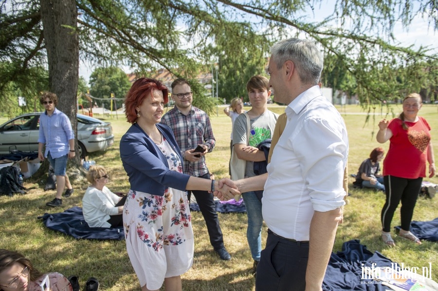 Robert Biedro i Monika Falej na pikniku w parku Nieczuja - Ostrowskiego, fot. 15