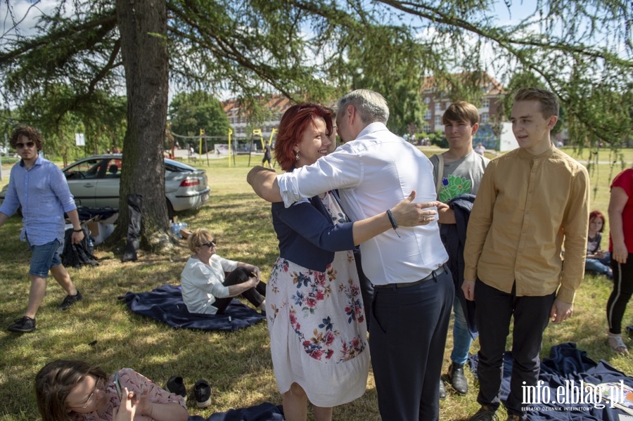 Robert Biedro i Monika Falej na pikniku w parku Nieczuja - Ostrowskiego, fot. 16