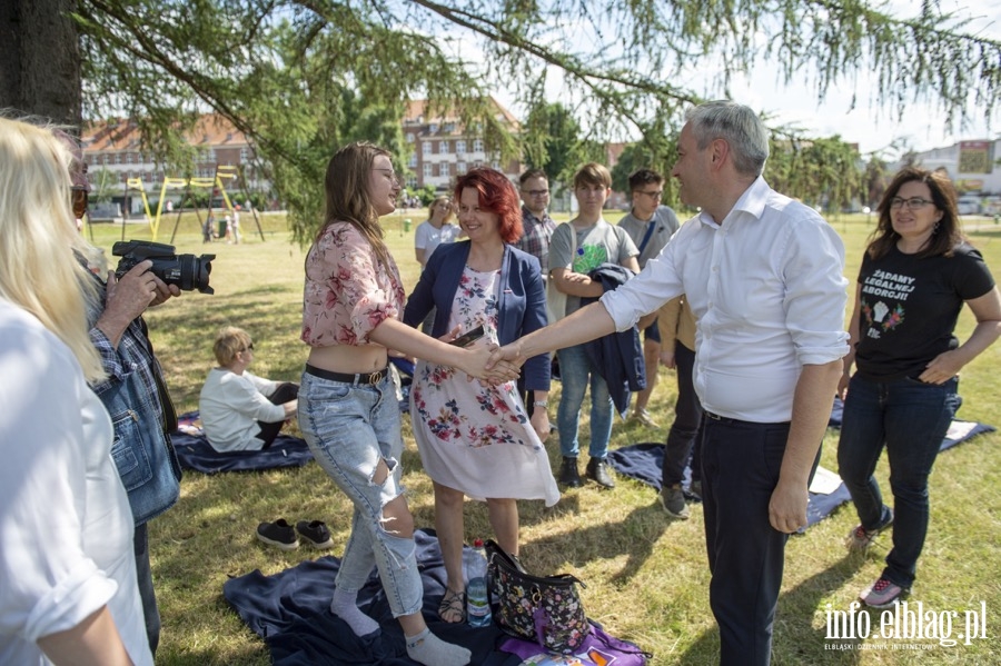 Robert Biedroń i Monika Falej na pikniku w parku Nieczuja - Ostrowskiego, fot. 18
