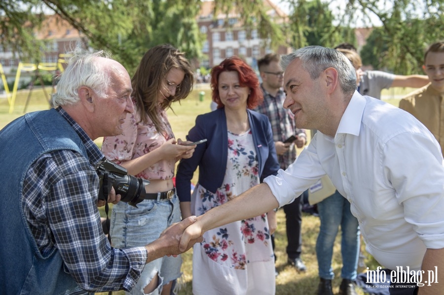 Robert Biedro i Monika Falej na pikniku w parku Nieczuja - Ostrowskiego, fot. 19