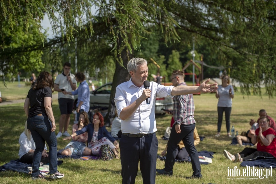 Robert Biedro i Monika Falej na pikniku w parku Nieczuja - Ostrowskiego, fot. 25