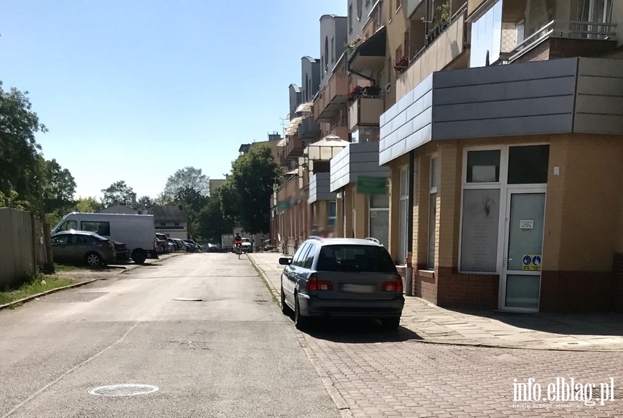 Mistrzowie parkowania w Elblągu.   (część 120), fot. 1