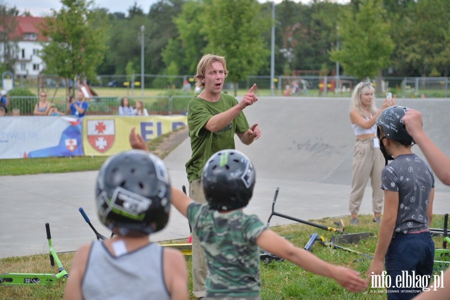 Deskorolki i hulajnogi, czyli show. Skaterzy poprowadzili warsztaty dla elblan, fot. 7