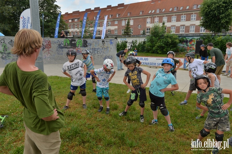 Deskorolki i hulajnogi, czyli show. Skaterzy poprowadzili warsztaty dla elblan, fot. 10