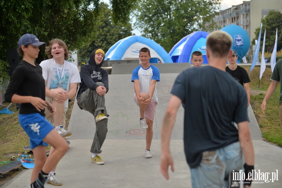 Deskorolki i hulajnogi, czyli show. Skaterzy poprowadzili warsztaty dla elblan, fot. 17