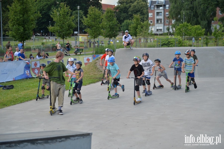 Deskorolki i hulajnogi, czyli show. Skaterzy poprowadzili warsztaty dla elblan, fot. 30