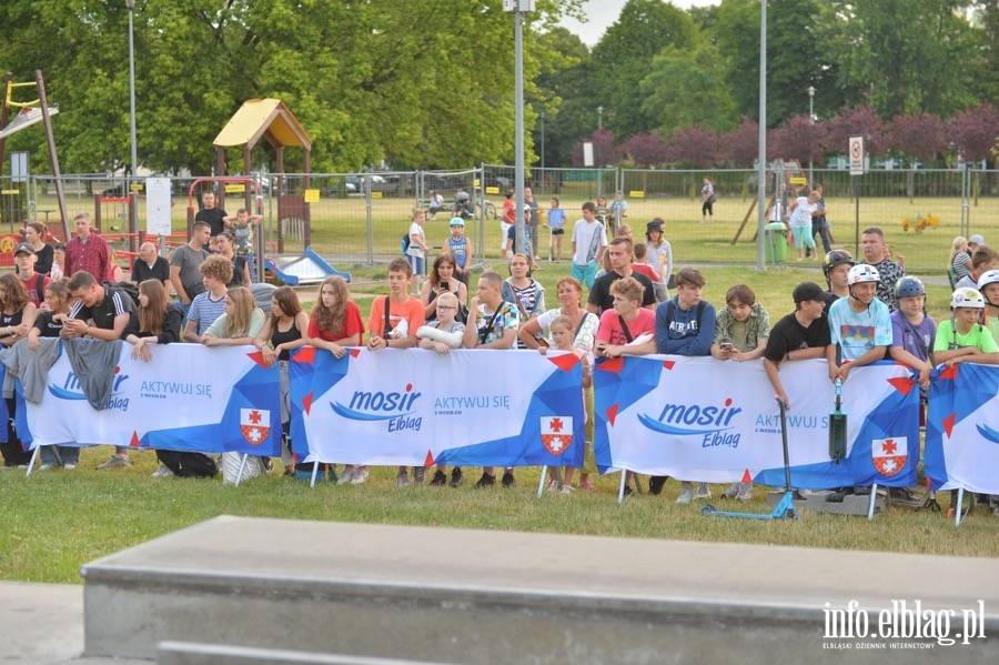 Deskorolki i hulajnogi, czyli show. Skaterzy poprowadzili warsztaty dla elblan, fot. 34