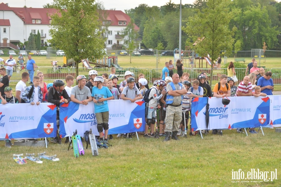 Deskorolki i hulajnogi, czyli show. Skaterzy poprowadzili warsztaty dla elblan, fot. 35