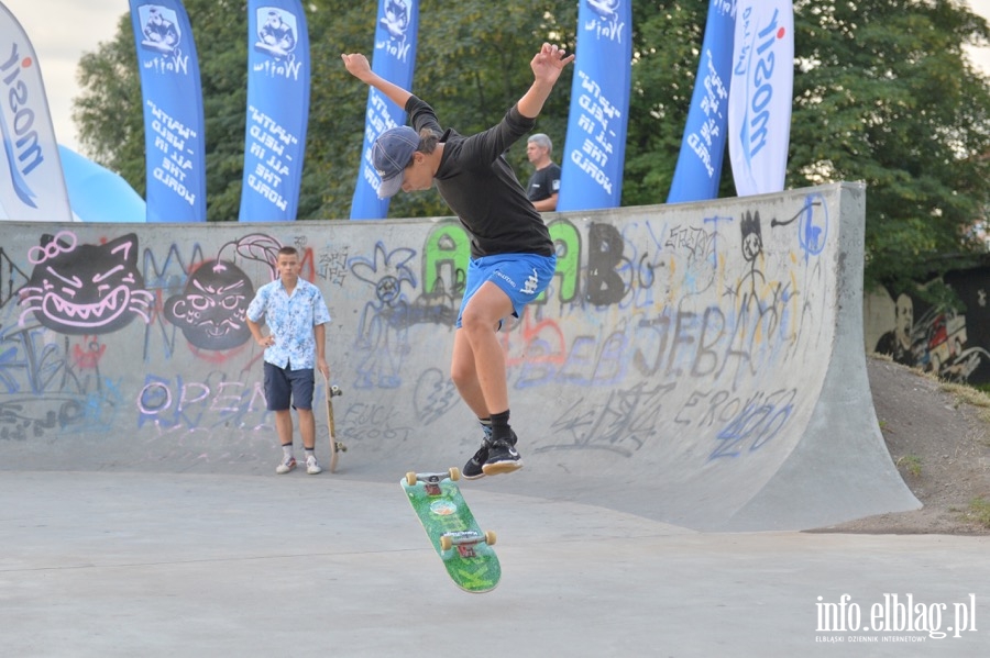 Deskorolki i hulajnogi, czyli show. Skaterzy poprowadzili warsztaty dla elblan, fot. 44