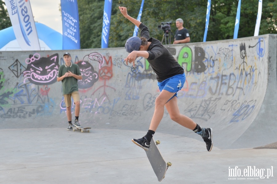 Deskorolki i hulajnogi, czyli show. Skaterzy poprowadzili warsztaty dla elblan, fot. 46