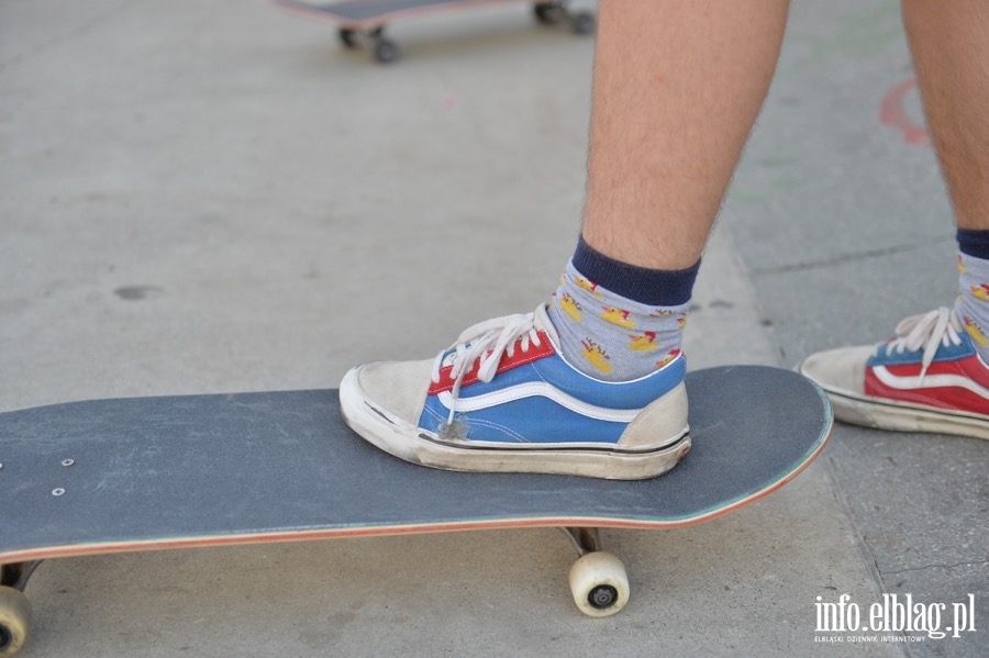 Deskorolki i hulajnogi, czyli show. Skaterzy poprowadzili warsztaty dla elblążan, fot. 50