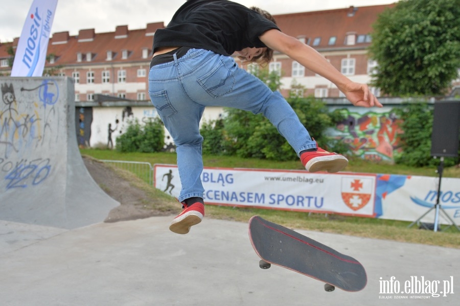 Deskorolki i hulajnogi, czyli show. Skaterzy poprowadzili warsztaty dla elblan, fot. 51