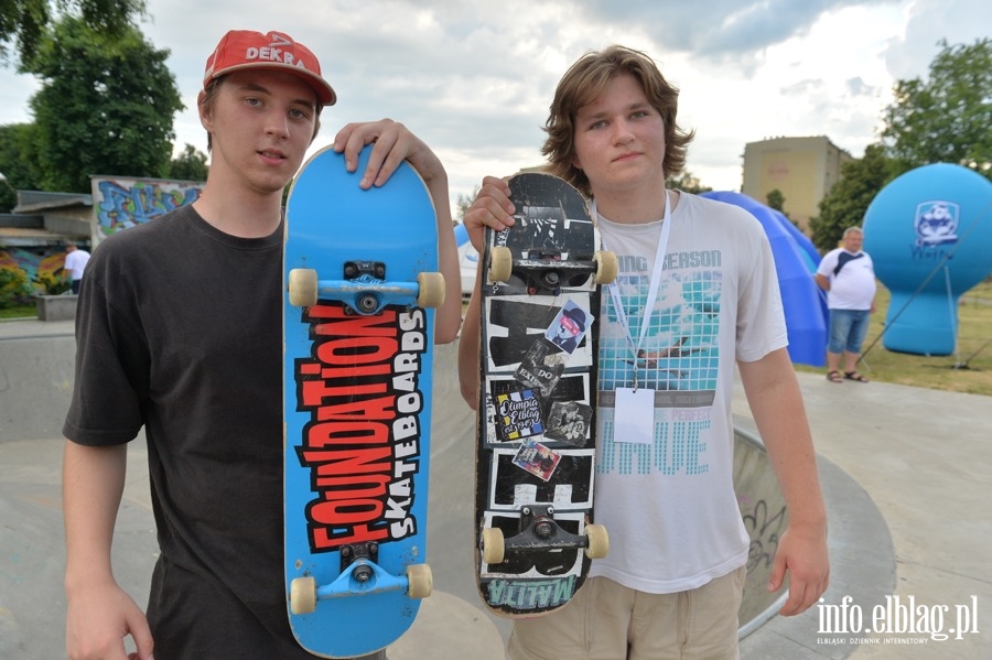 Deskorolki i hulajnogi, czyli show. Skaterzy poprowadzili warsztaty dla elblążan, fot. 66