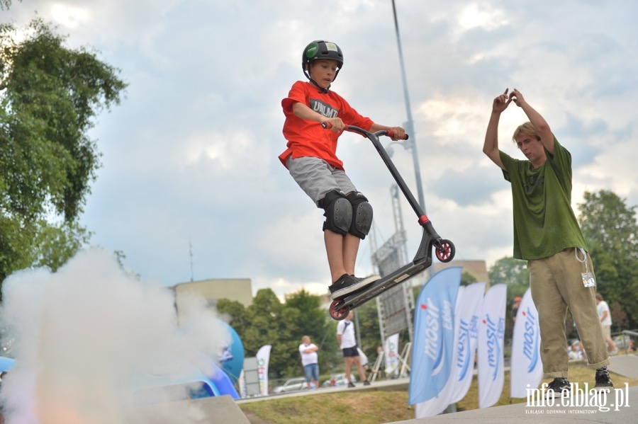 Deskorolki i hulajnogi, czyli show. Skaterzy poprowadzili warsztaty dla elblan, fot. 83