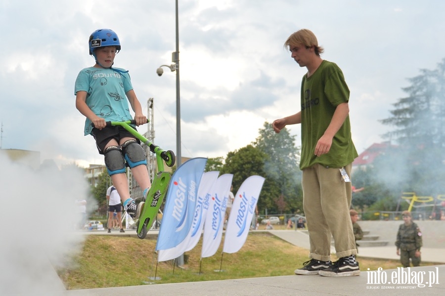 Deskorolki i hulajnogi, czyli show. Skaterzy poprowadzili warsztaty dla elblan, fot. 84