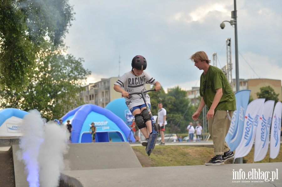 Deskorolki i hulajnogi, czyli show. Skaterzy poprowadzili warsztaty dla elblan, fot. 91