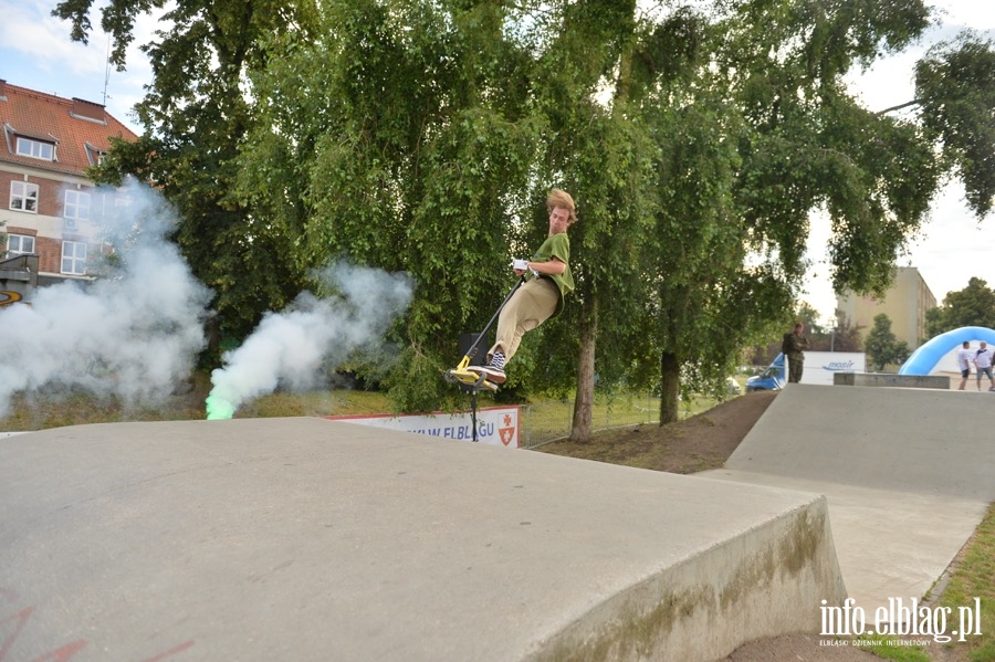 Deskorolki i hulajnogi, czyli show. Skaterzy poprowadzili warsztaty dla elblan, fot. 105