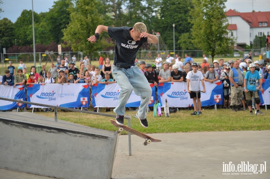 Deskorolki i hulajnogi, czyli show. Skaterzy poprowadzili warsztaty dla elblan, fot. 107