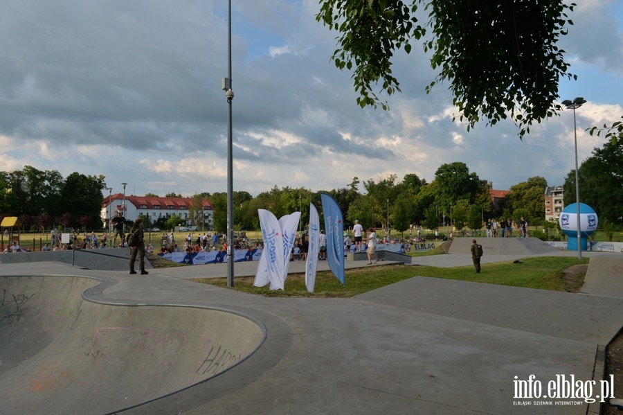 Deskorolki i hulajnogi, czyli show. Skaterzy poprowadzili warsztaty dla elblan, fot. 119