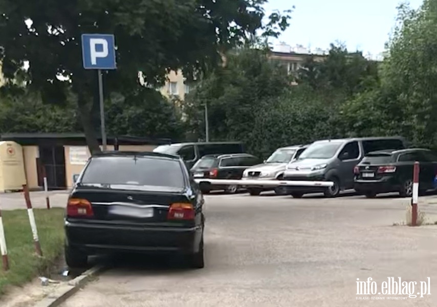 Mistrzowie parkowania w Elblągu (część 107), fot. 12