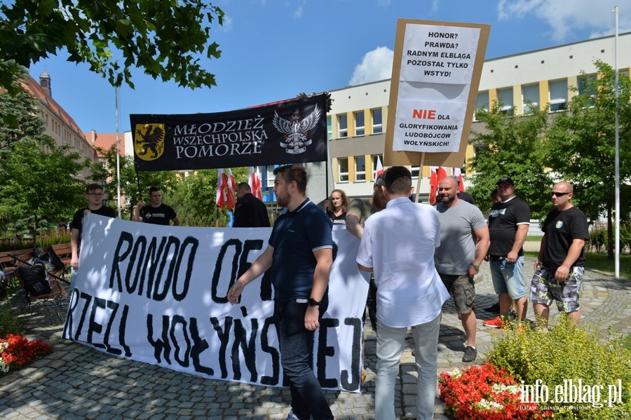 Narodowcy protestowali w Elblgu. Chc zerwania wsppracy z Tarnopolem i ronda OfiarWoynia , fot. 9