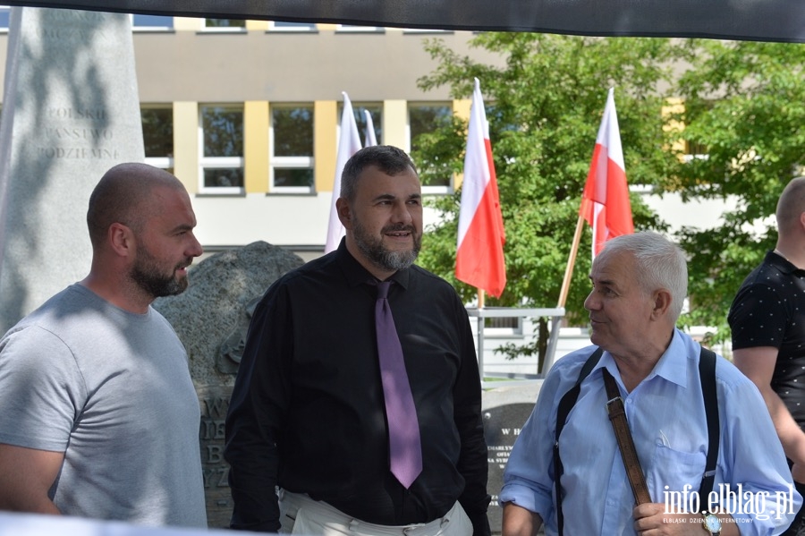 Narodowcy protestowali w Elblgu. Chc zerwania wsppracy z Tarnopolem i ronda OfiarWoynia , fot. 12