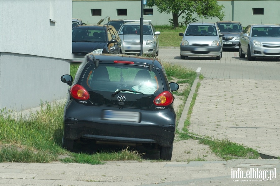  Mistrzowie parkowania w Elblągu (część 109), fot. 5