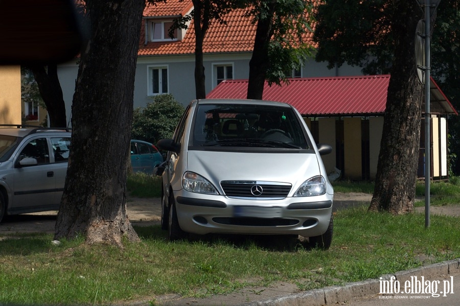  Mistrzowie parkowania w Elblągu (część 109), fot. 10