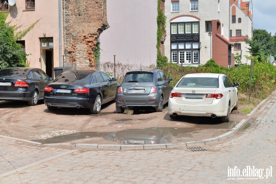 Mistrzowie parkowania w Elblągu (część 110), fot. 18