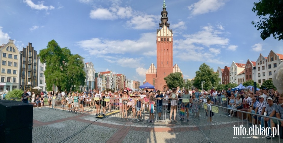 Sound'n'Grace w Elblgu. Chr zapiewa podczas festynu na starwce, fot. 1