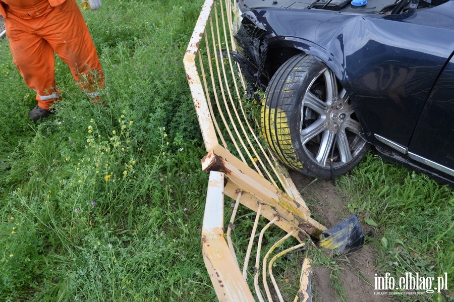 Wypadek - Samochd wjecha na torowisko przy ulicy Pk. Dbka przy ul. Wgrowskiej, fot. 9