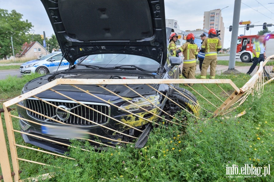 Wypadek - Samochd wjecha na torowisko przy ulicy Pk. Dbka przy ul. Wgrowskiej, fot. 11