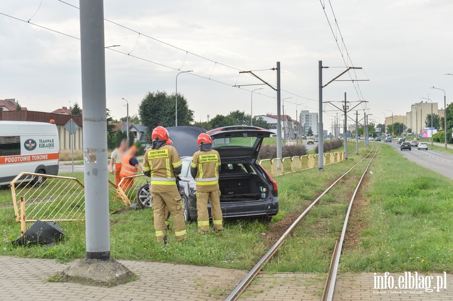 Wypadek - Samochd wjecha na torowisko przy ulicy Pk. Dbka przy ul. Wgrowskiej, fot. 17