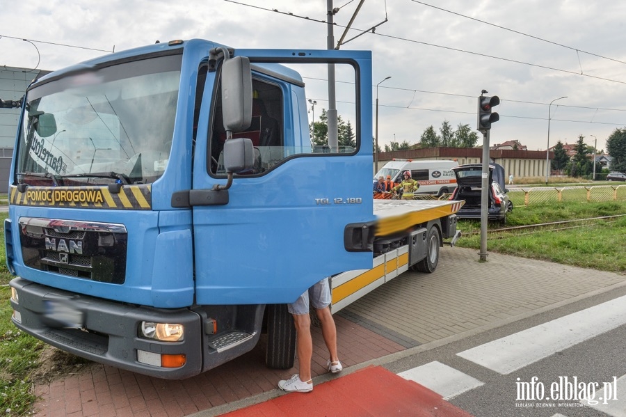 Wypadek - Samochd wjecha na torowisko przy ulicy Pk. Dbka przy ul. Wgrowskiej, fot. 20