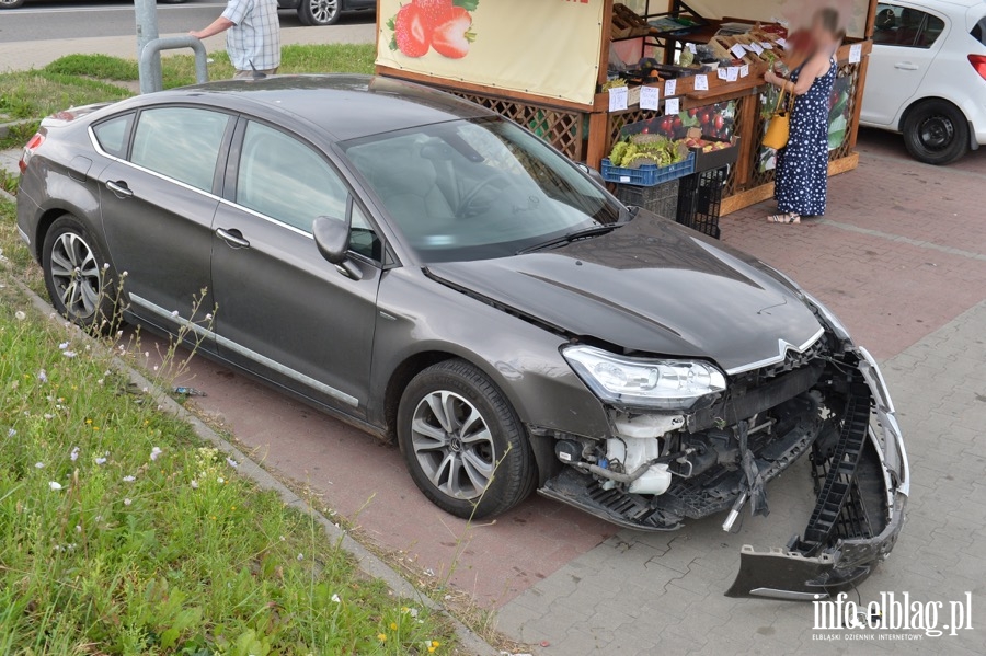 Wypadek - Samochd wjecha na torowisko przy ulicy Pk. Dbka przy ul. Wgrowskiej, fot. 21