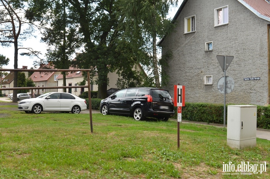 Mistrzowie parkowania w Elblągu (część 114), fot. 13