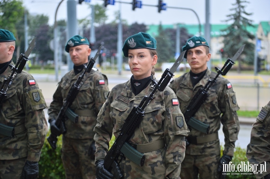 Dzi "zawyy" syreny. Uczczono 77. rocznic wybuchu Powstania Warszawskiego, fot. 1