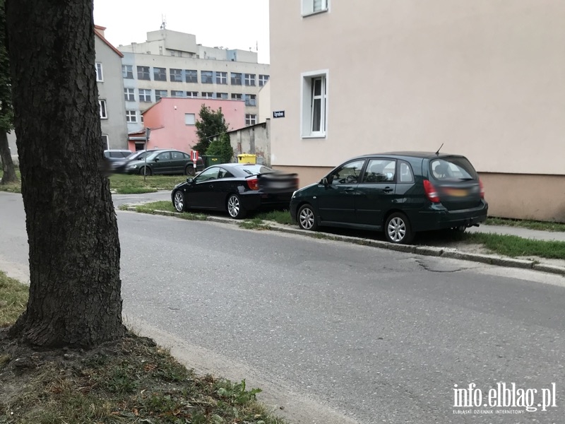 Mistrzowie parkowania w Elblągu (część 116), fot. 8