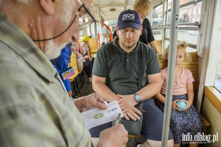 Wycieczka z przewodnikiem tramwajem linii  ,,T'', fot. 5